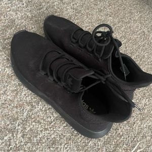 Men Adidas Tennis Shoes